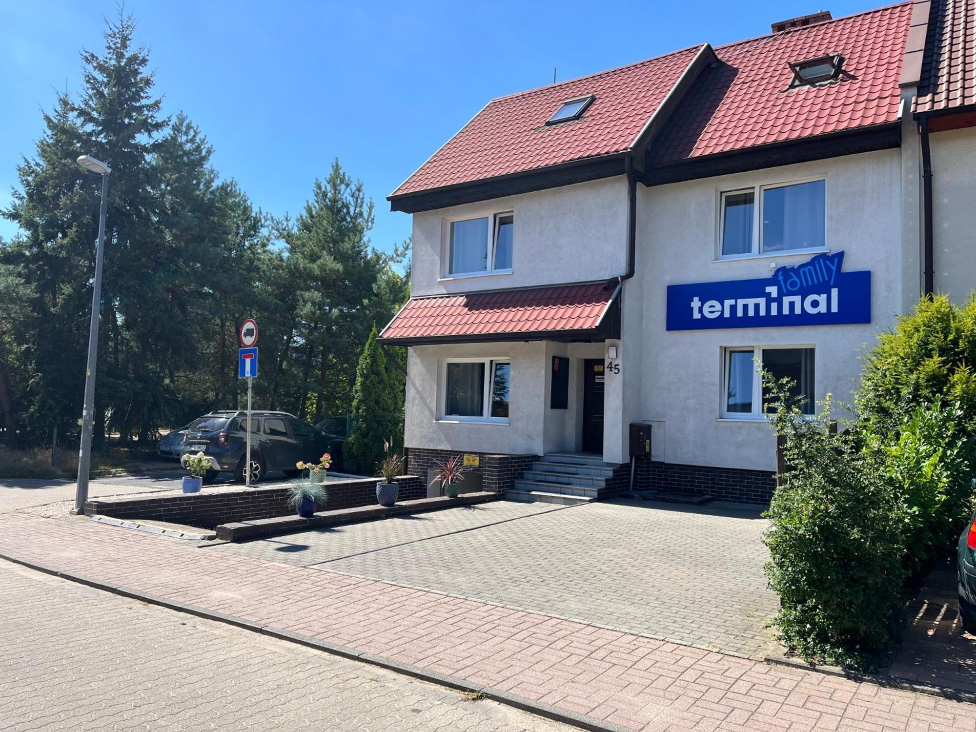 Auberge de jeunesse Terminal Family Airport à Poznań Extérieur photo