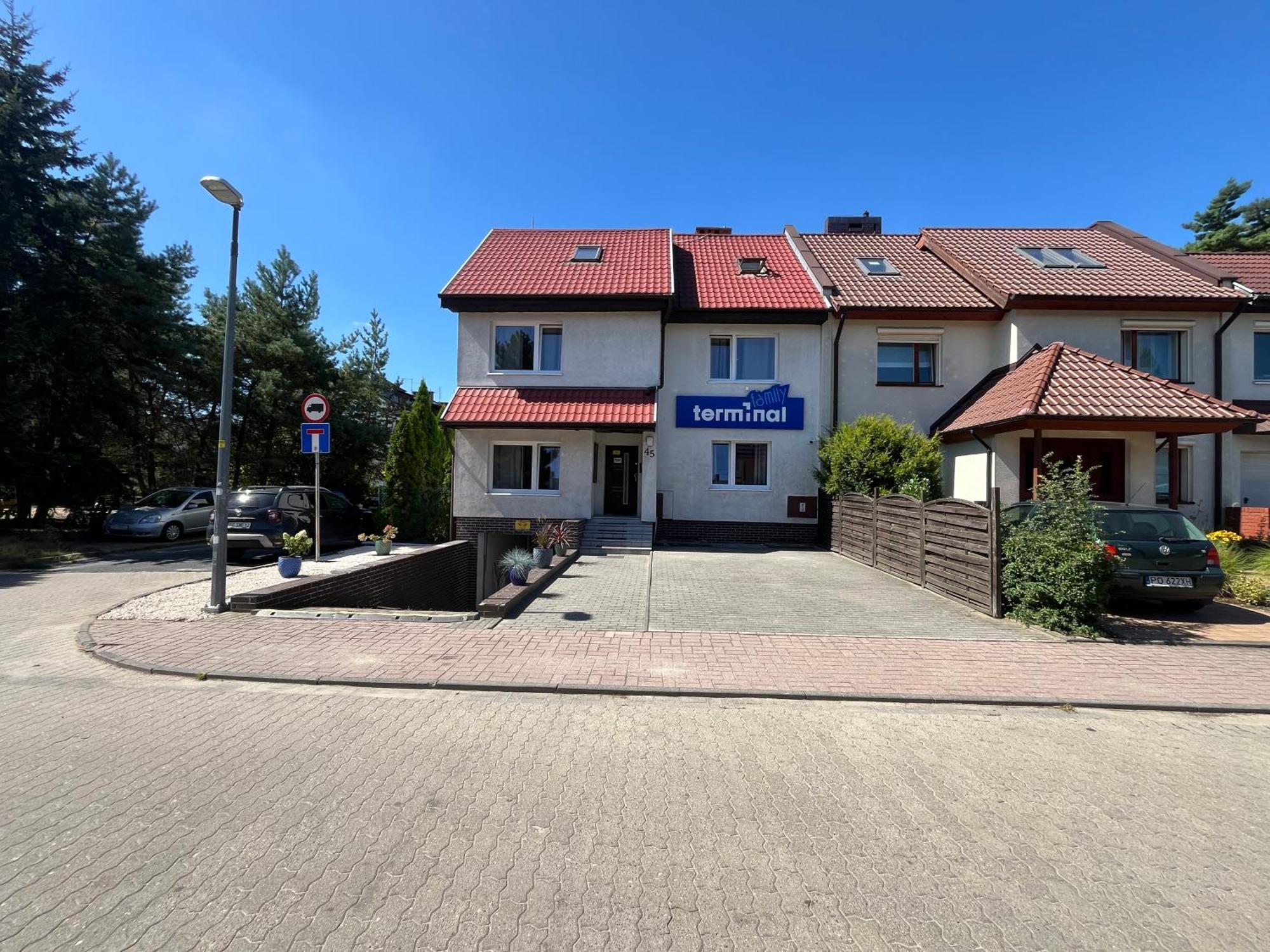 Auberge de jeunesse Terminal Family Airport à Poznań Extérieur photo