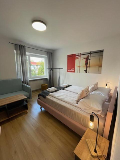 Auberge de jeunesse Terminal Family Airport à Poznań Extérieur photo