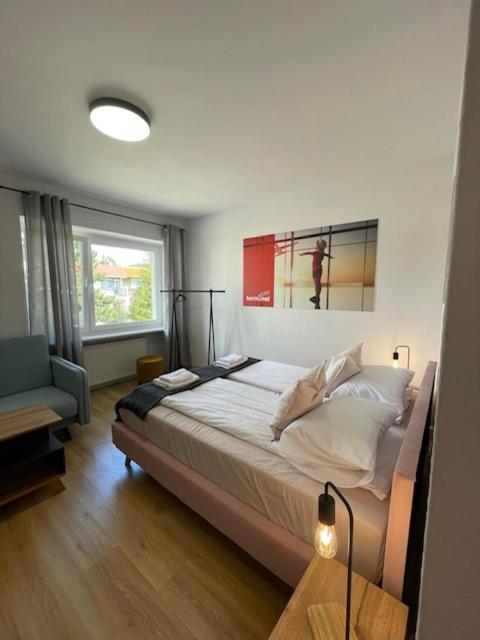 Auberge de jeunesse Terminal Family Airport à Poznań Extérieur photo