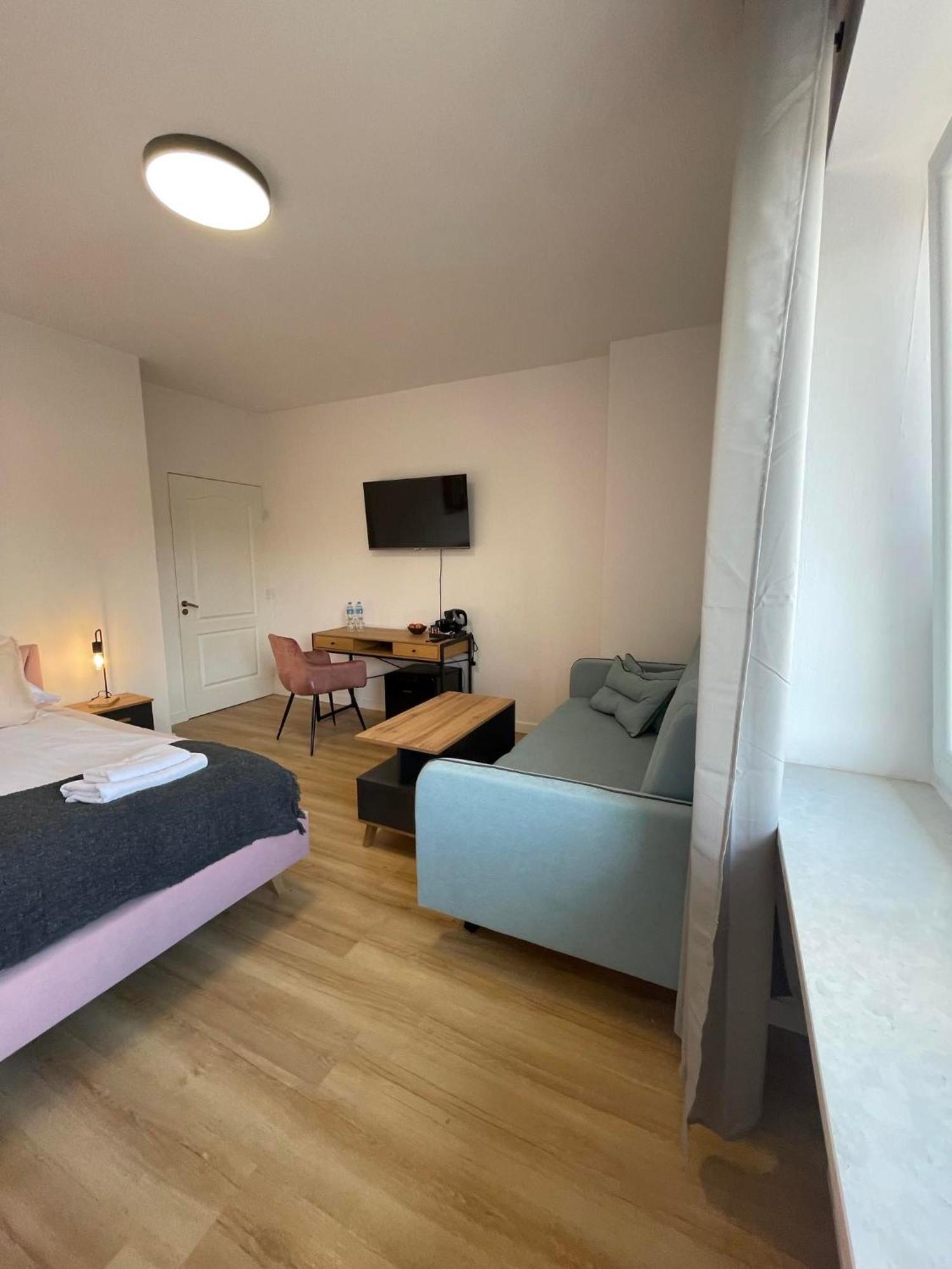 Auberge de jeunesse Terminal Family Airport à Poznań Extérieur photo