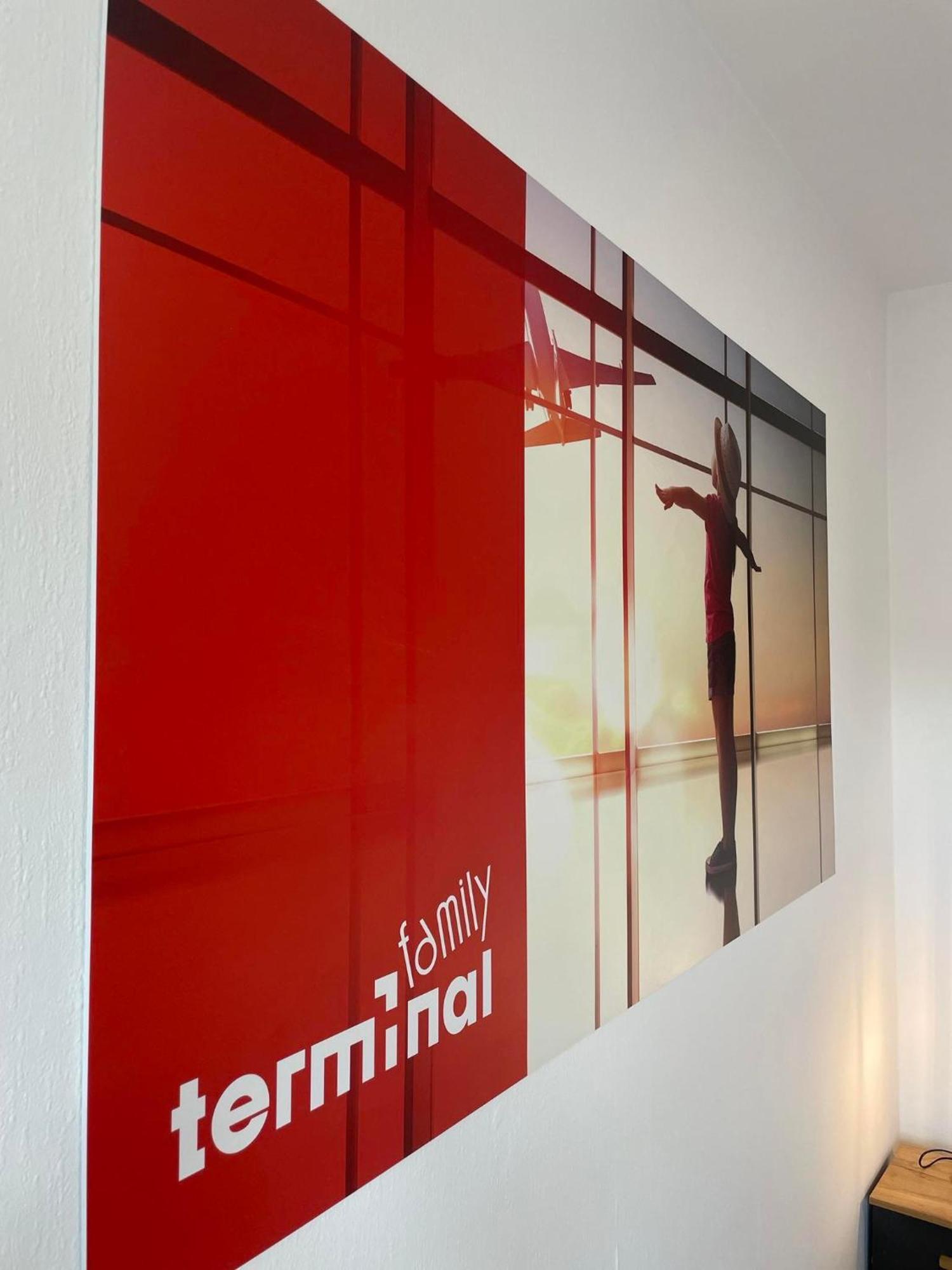 Auberge de jeunesse Terminal Family Airport à Poznań Extérieur photo